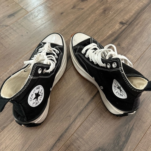 Converse Shoes - Converse shoes run star